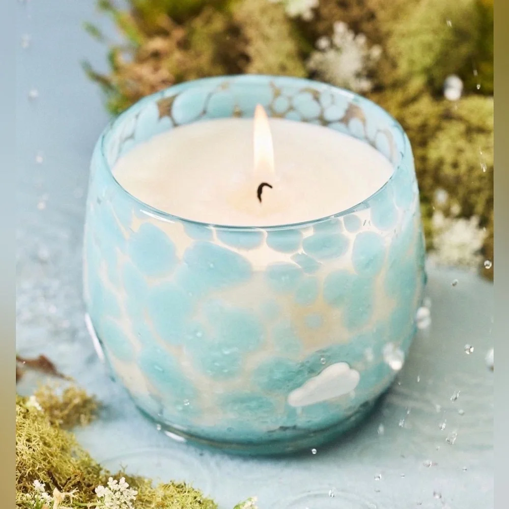 NWT Anthropologie Fluffy Cloud Fresh Spring Rain & Bright Bergamot Candle